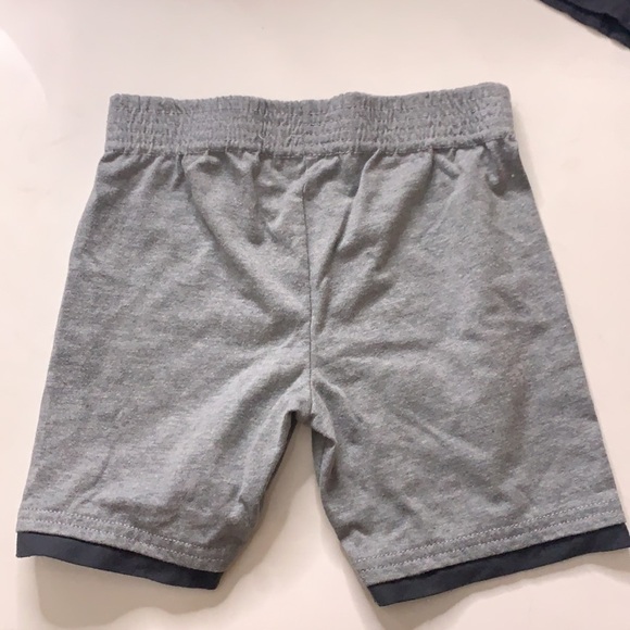 Baby boy bundle size 3T clothing two shorts one long sleeve T Shirt play set - Picture 5 of 7